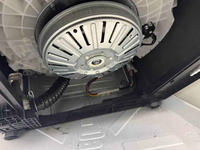 Recent appliance repair job photo 33 of 68